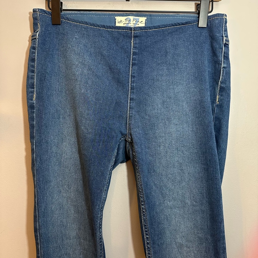 We The Free Penny Pull-On Flare Jeans Size 27 - Picture 5 of 13